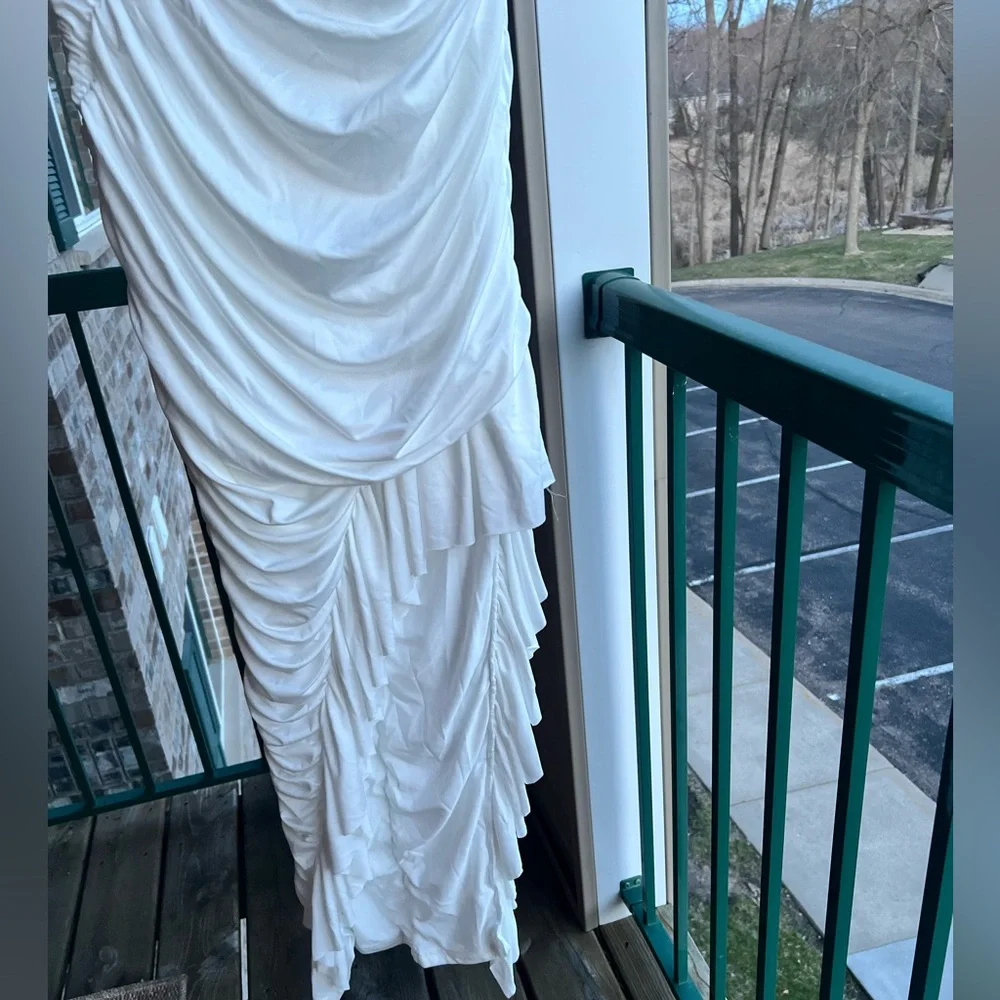 🆕 Elegant White Sleeveless Stretchy Frilly Dress Size L - Picture 8 of 13